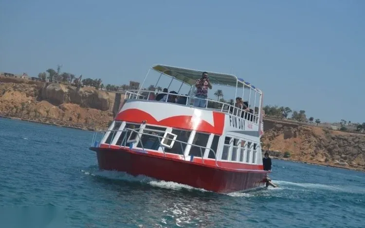 Sortie en Bateau à Fond de Verre in Hurghada