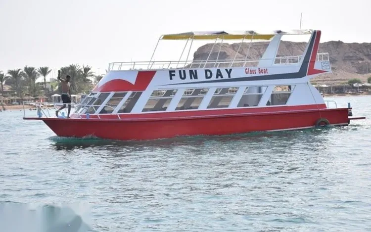 Sortie en Bateau à Fond de Verre in Hurghada — view 3