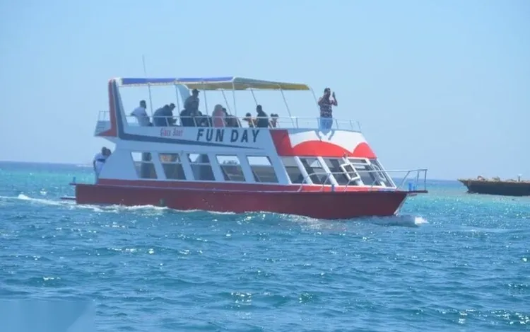Sortie en Bateau à Fond de Verre in Hurghada — view 5